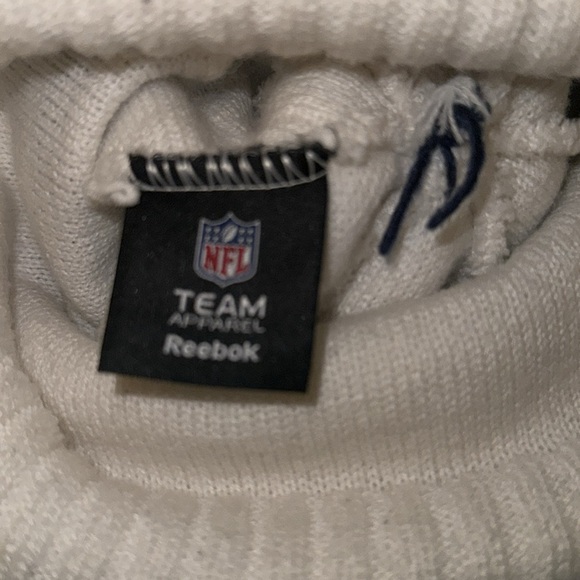 COWBOYS POMPOM BEANIE - Picture 3 of 3